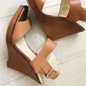 Guess Jazminn Brown Leather Wedge Size 7.5